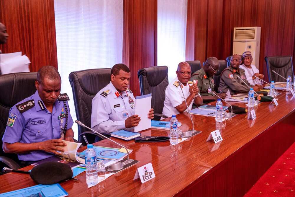 Buhari ba zai sallami shugabannin tsaro ba - SGF