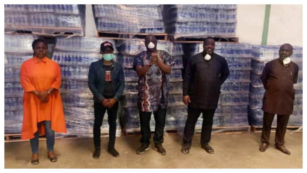 7-Up donates 2 million bottles of drinks to Nigerians In vulnerable communities 7-Up donates 2 million bottles of drinks to Nigerians In vulnerable communities