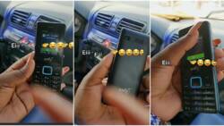 "They always do that": Lady sees taxi driver who uses torchlight phone with iPhone rigntone, video goes viral