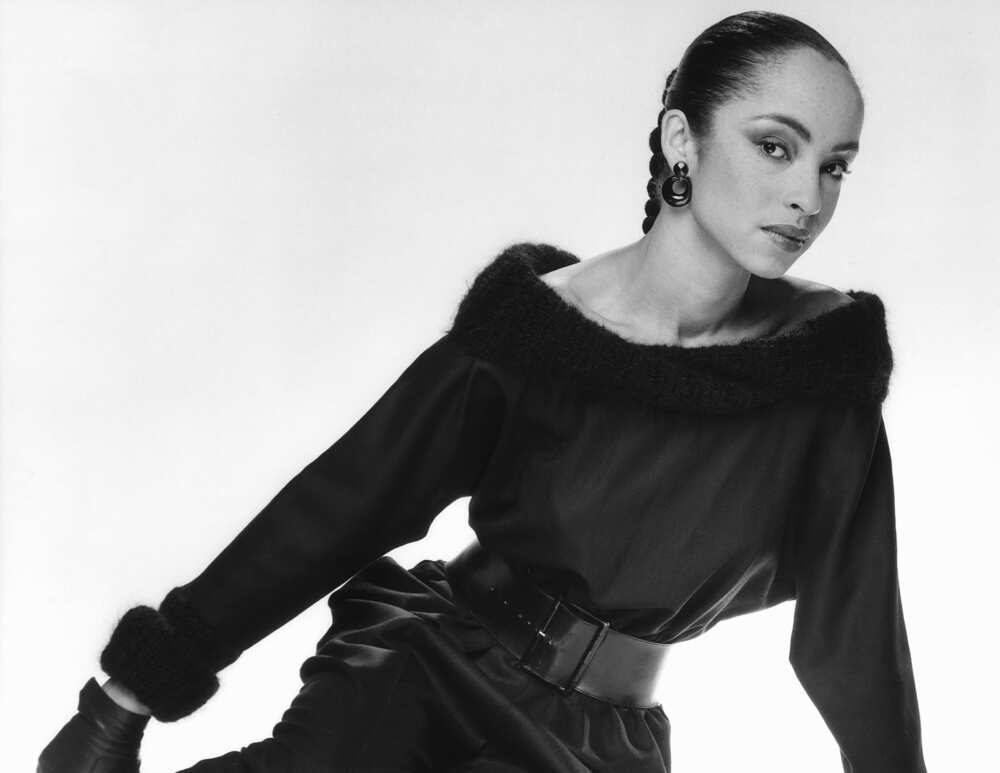 sade adu's hairstyle for school