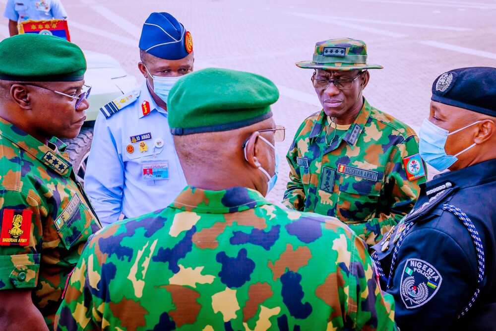 Insecurity, US, $1bn attack helicopters, President Buhari, service chiefs
