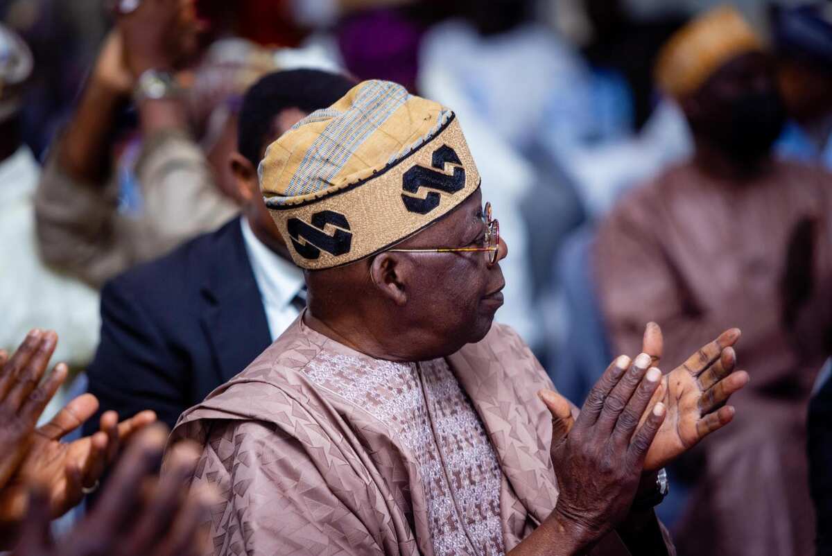 2023: Tinubu to lose presidential bid to northern candidate? Jagaban's top ally reacts with tears