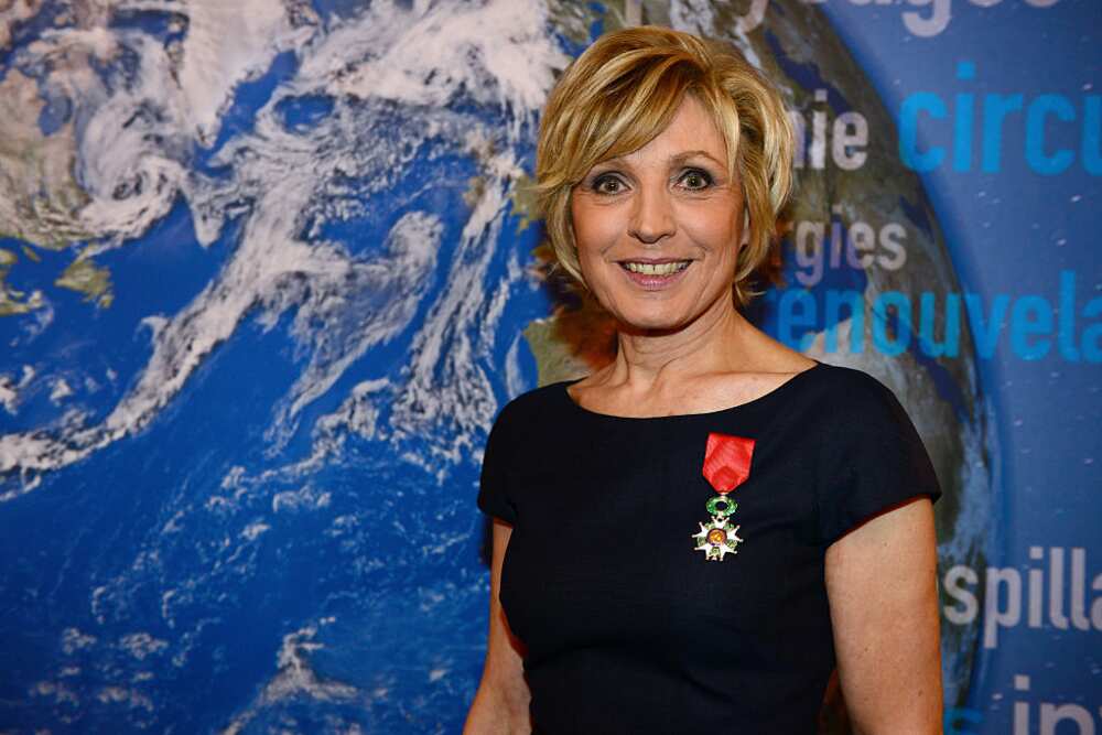 Evelyne Dhéliat Evelyne Dhéliat