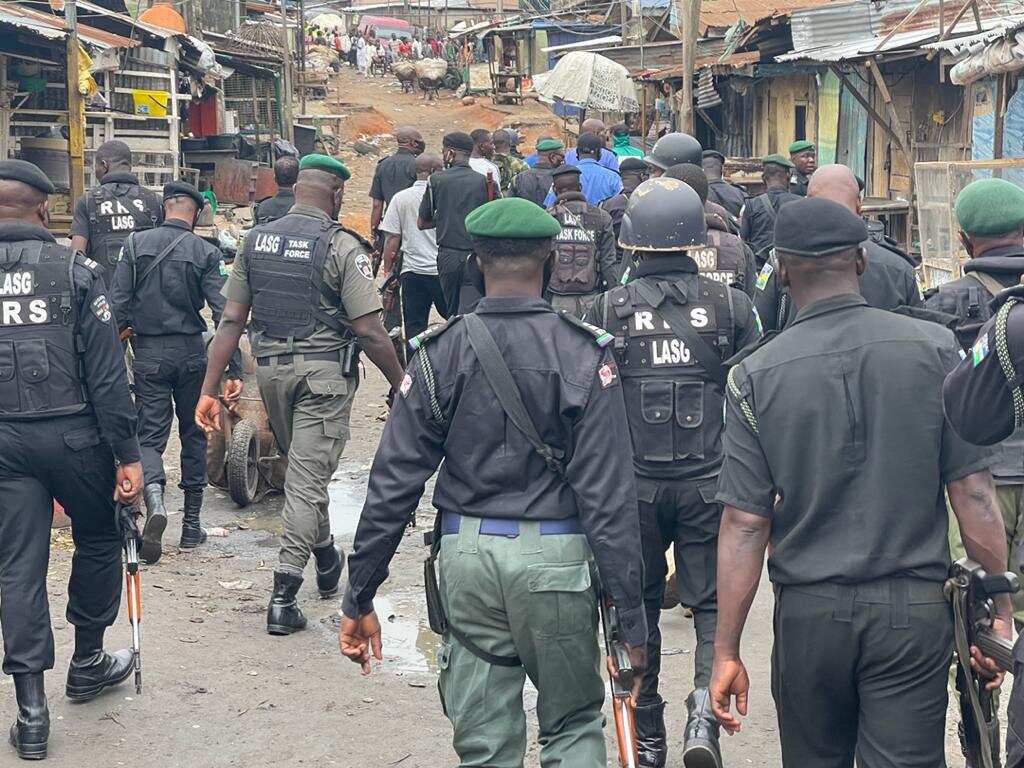 BREAKING: Tension as policemen, Okada riders clash in Lagos