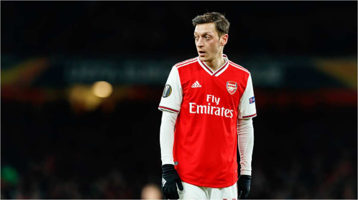 Commotion at Emirates as Arsenal squad split over crucial decision to do 1 thing to Mesut Ozil