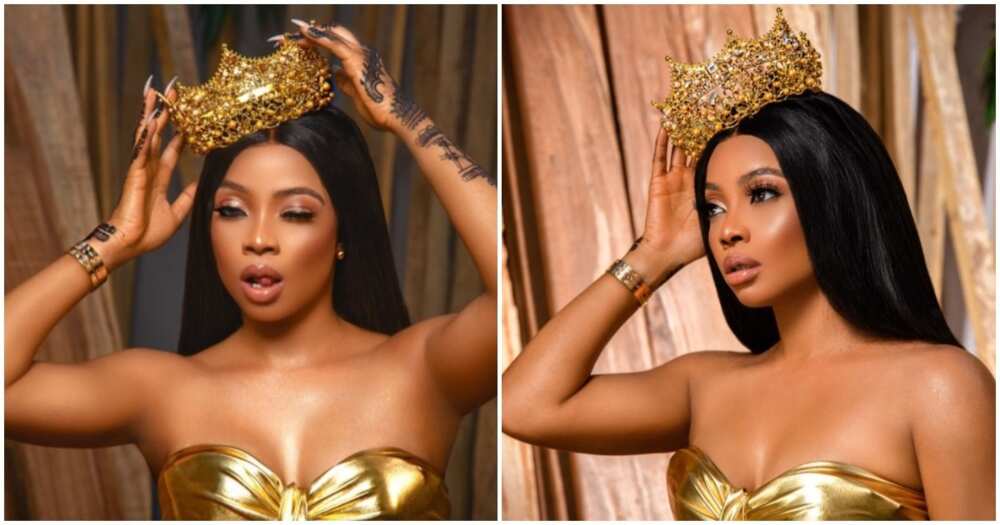 Toke Makinwa blushes hard after meeting Obasanjo.