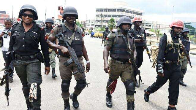 An Kama 'Yan Bindiga 12 Da Suka Yi Garkuwa Da Ma'aikatan FRSC 26 a Nasarawa An Kama 'Yan Bindiga 12 Da Suka Yi Garkuwa Da Ma'aikatan FRSC 26 a Nasarawa