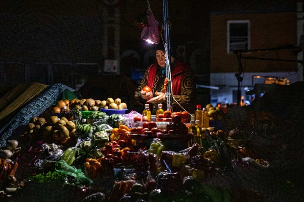 Cuisine in the dark as power cuts grip Kyiv