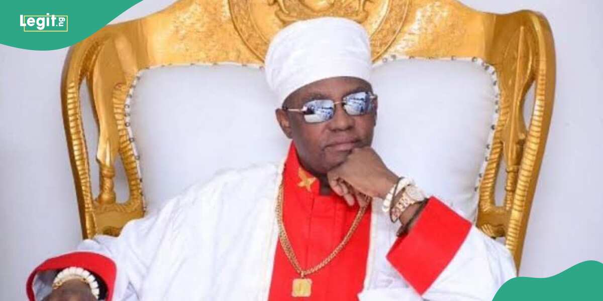 See the reason Oba Of Benin suspended 6 traditional functionaries