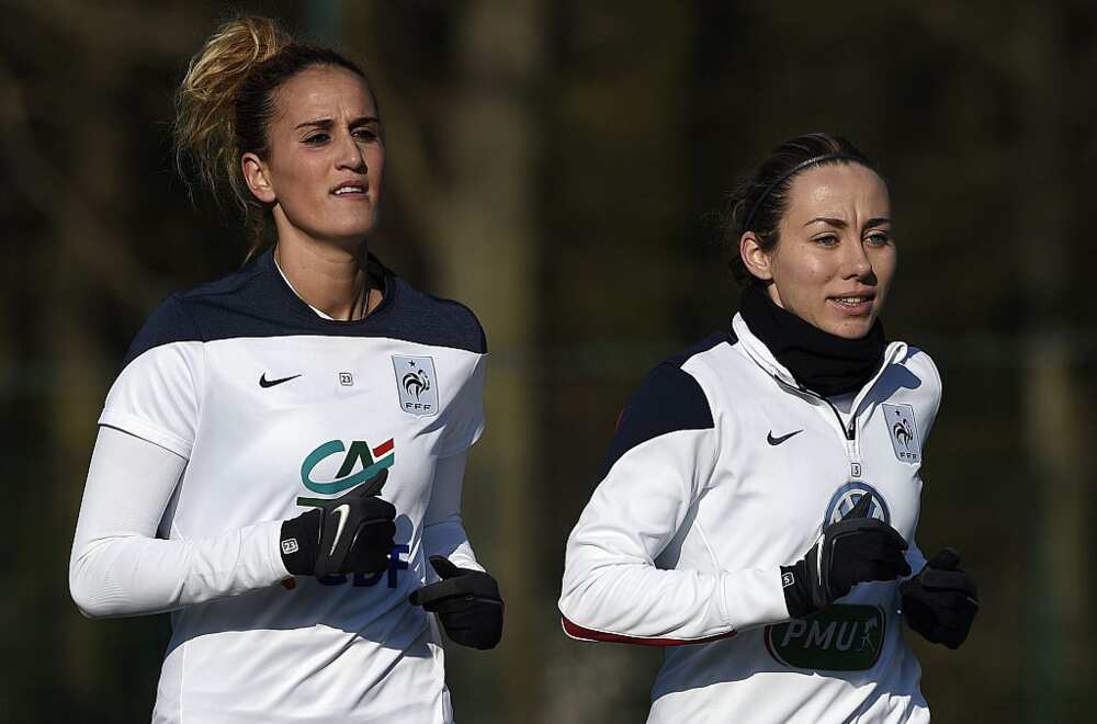 Les succès de Kheira Hamraoui : salaire et palmarès de la footballeuse Les succès de Kheira Hamraoui : salaire et palmarès de la footballeuse