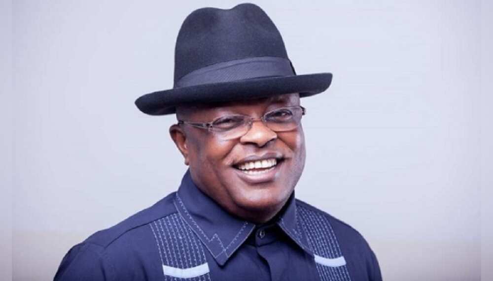 Gwamnan Enugu ya nemi afuwar Matasa ya ce #EndSARS ya koya masu darasi Gwamnan Enugu ya nemi afuwar Matasa ya ce #EndSARS ya koya masu darasi