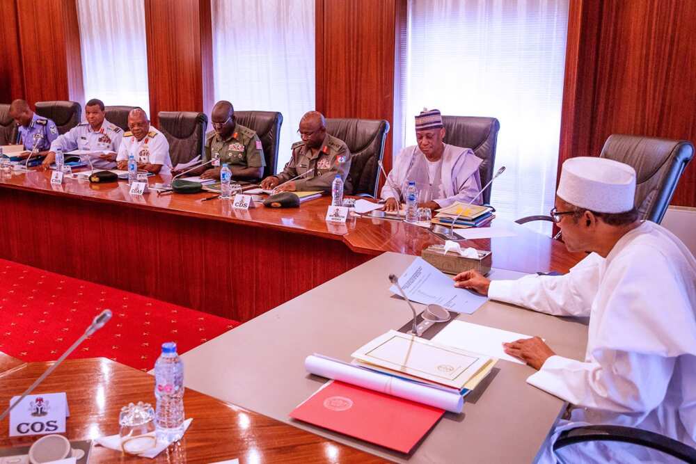 Buhari yayin ganawa da shugabannin tsaro
Hakkin Mallakar Hoto: Fadar Shugaban Kasa