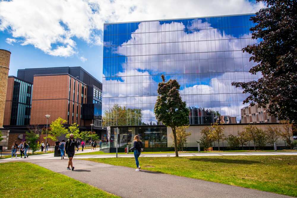 Cheap universities in Canada Cheap universities in Canada