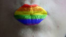 Definition and meaning of "rainbow kiss": how does it actually work?