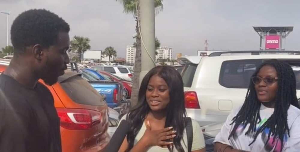 I Am Not Pregnant: Lady with Protruding Belly Cries Out, Video