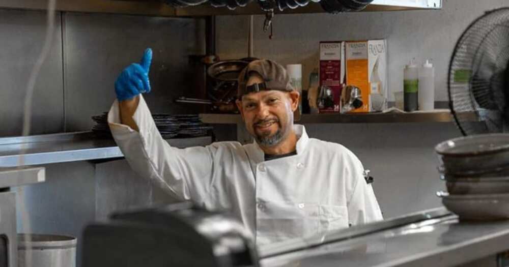 Good Samaritans help man achieve his dreams, gift him food truck.