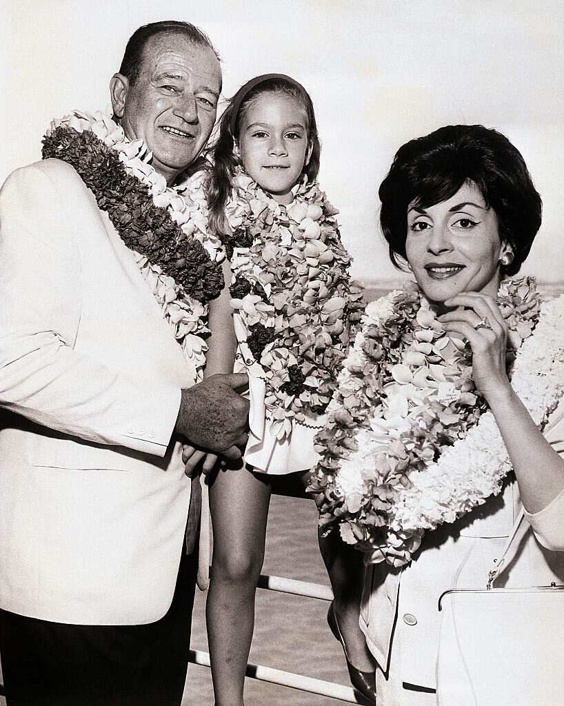 who is the mother of John Wayne's children?