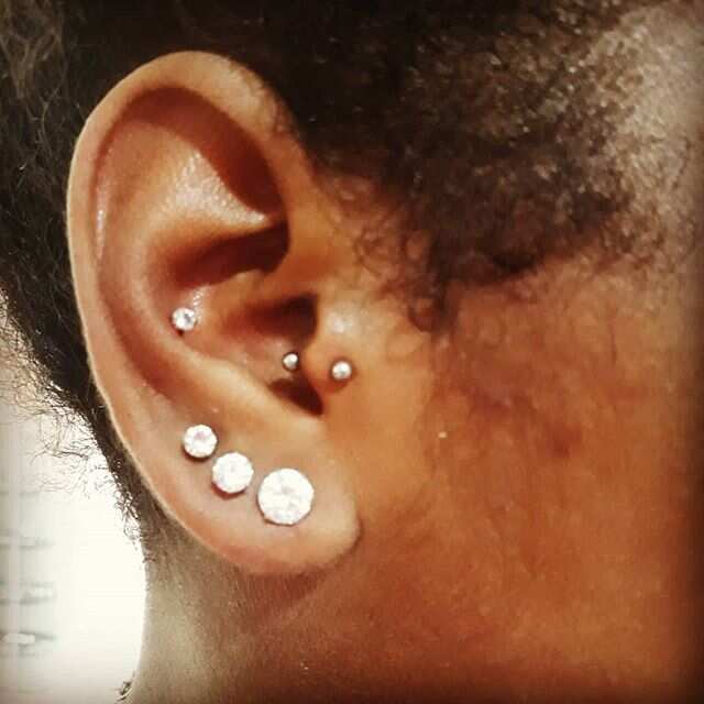 Tragus Piercing A Guide To Pain Cost Healing And Aftercare Legit Ng