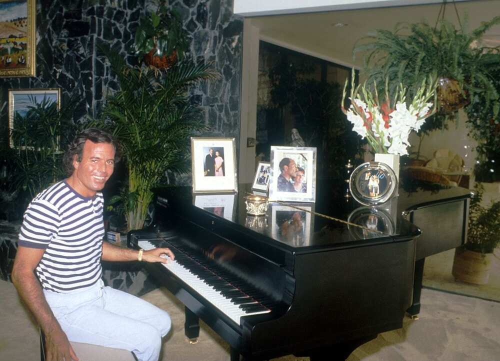 Julio Iglesias jeune Julio Iglesias jeune