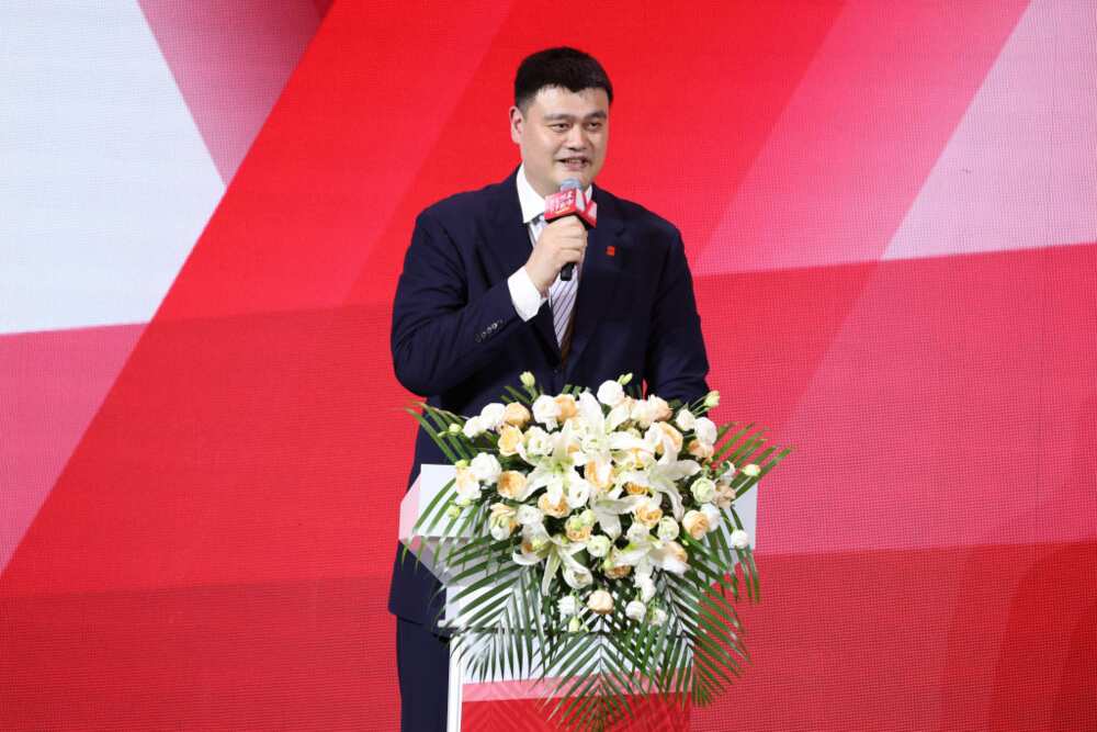 Yao Ming during the status  ceremonial  of hoops  subordinate    Yi Jianlian connected  15 September 2023 successful  Guangzhou, Guangdong Province of China.