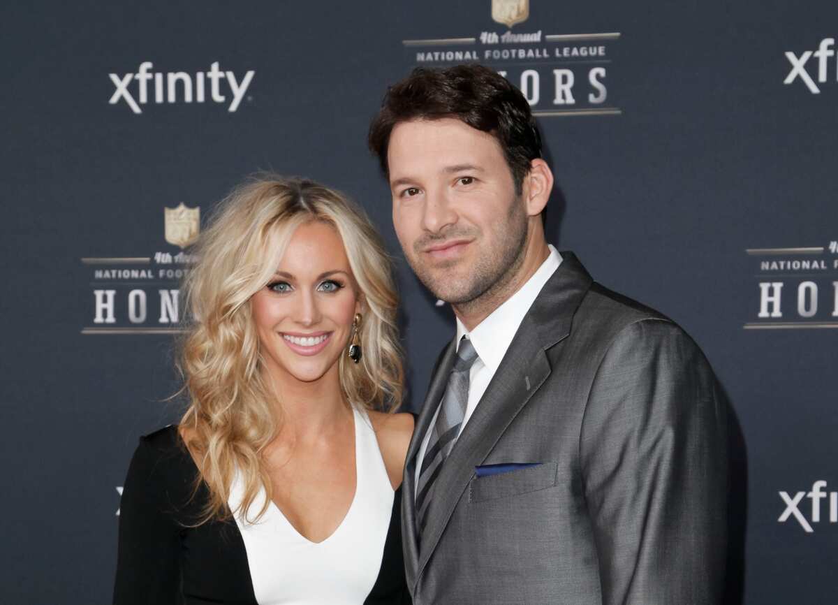 Dallas Cowboys Quarterback Tony Romo and Wife Candice Expecting