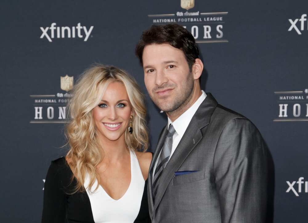 Tony Romo Story - Bio, Facts, Net Worth, Family, Home, Auto, Famous  Football Players