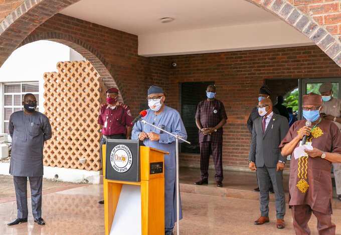 The governor of Ondo state, Rotimi Akeredolu, briefs residents of the state on his administration's efforts to contain COVID-19
