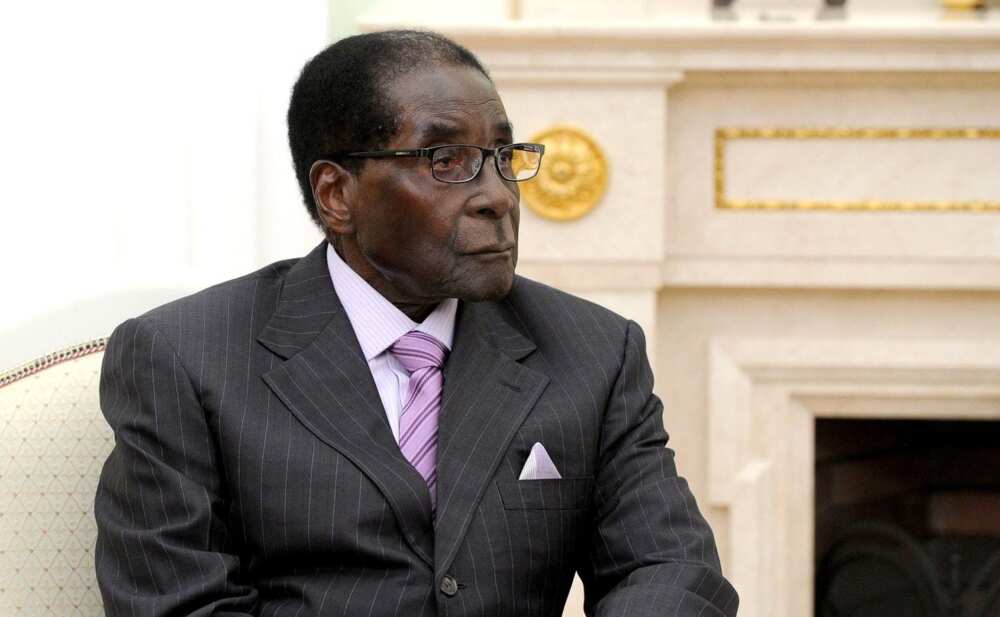 Robert Mogabe.