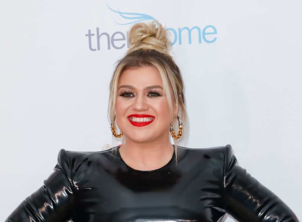 What is Kelly Clarkson's net worth