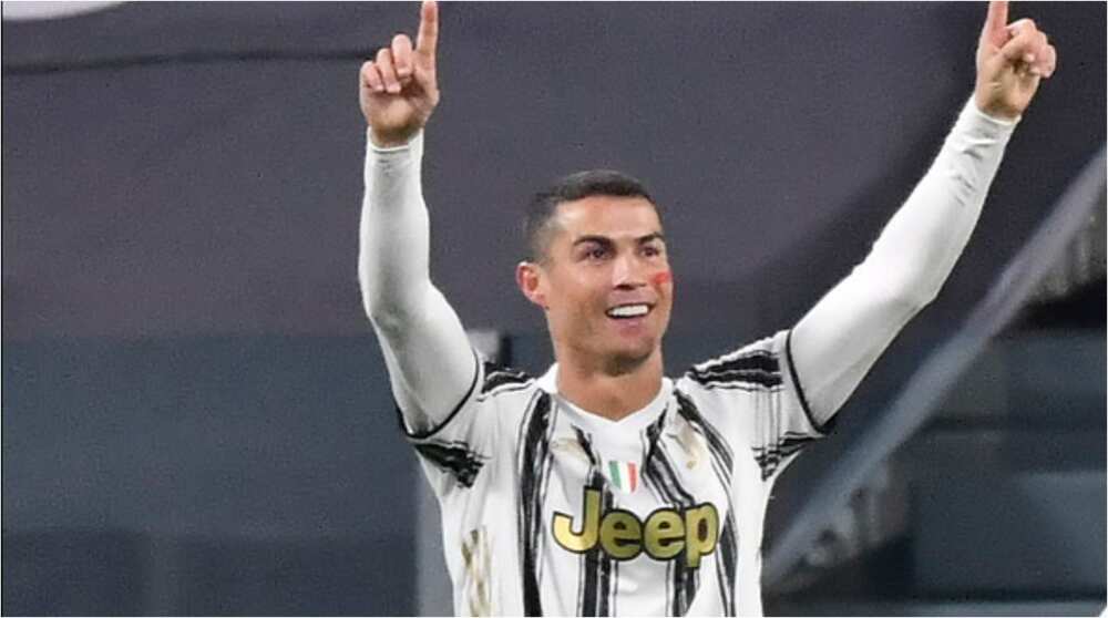 Cristiano Ronaldo beats Messi, Lewandowski to win the prestigious Golden Foot Award Cristiano Ronaldo beats Messi, Lewandowski to win the prestigious Golden Foot Award