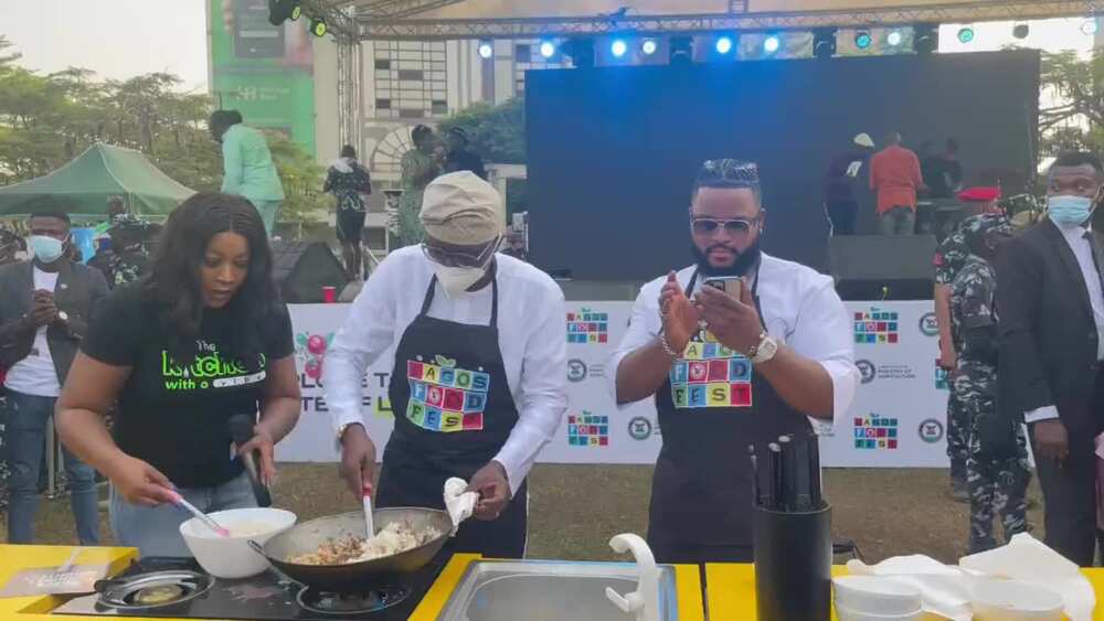 Lagos Food Festival: Video Shows Governor Sanwo-Olu, BBNaija Winner Whitemoney Cooking
