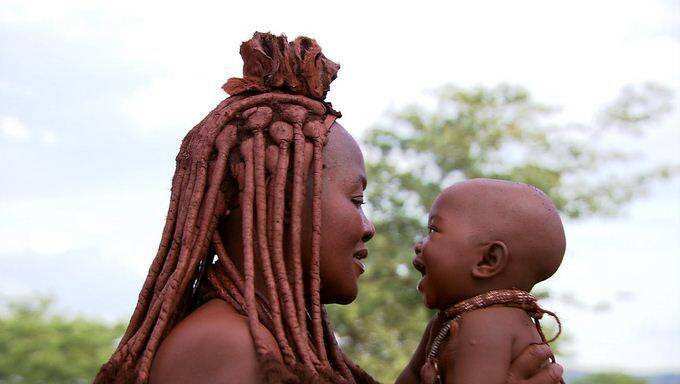 Himba: Kabilar da mata basa wanka amma da mace ake karrama bako