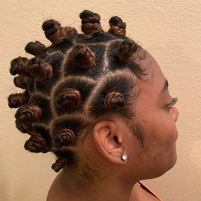 How to create and style Bantu knots: tutorial and styling ideas