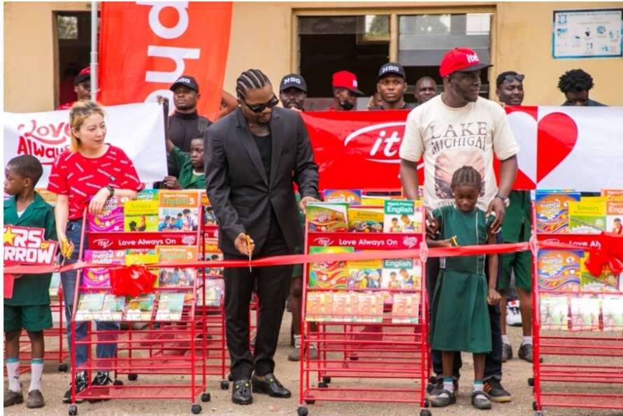 Children’s Day 2022: itel Donates Libraries, School Books and Other Educational Items to Students in Lagos