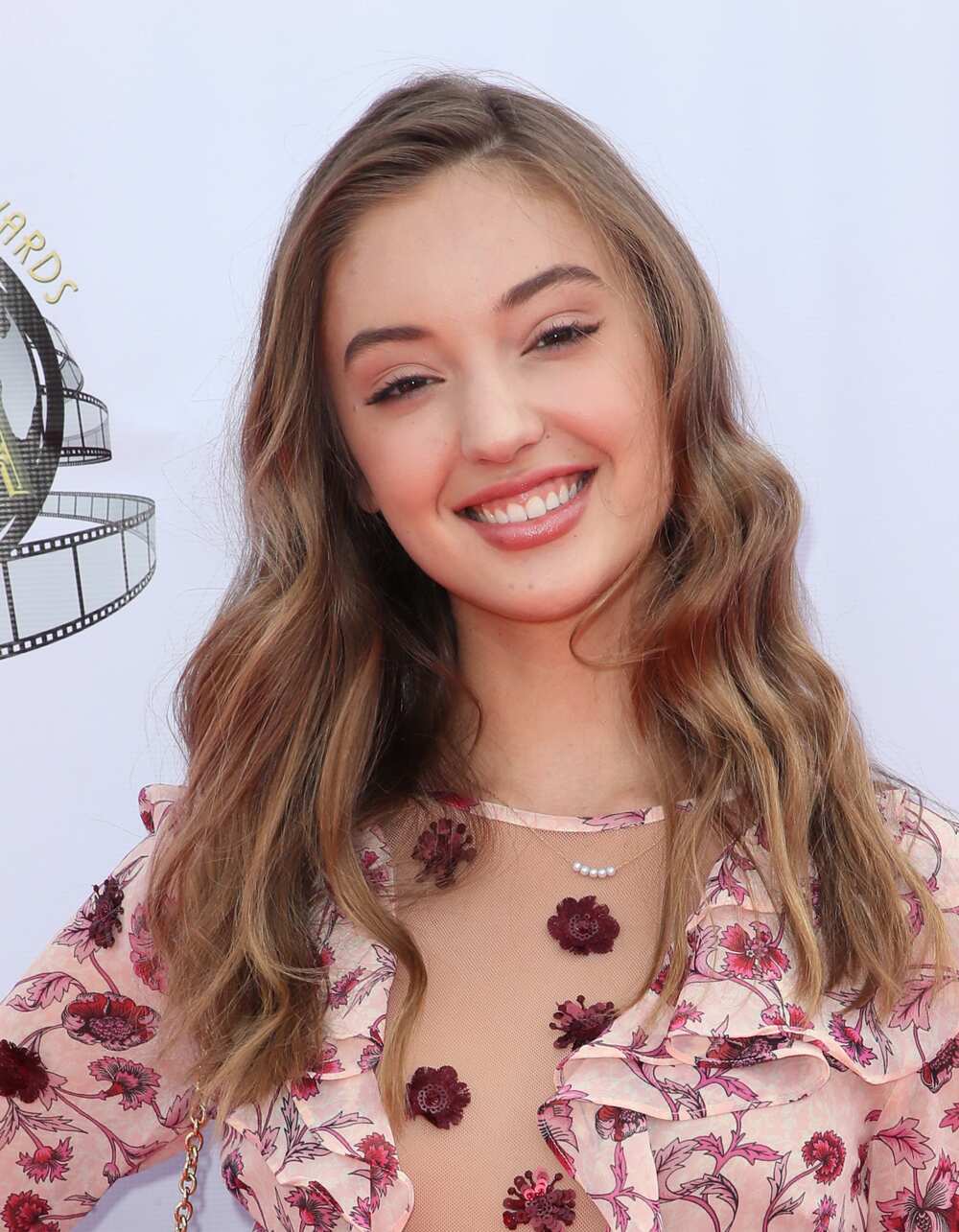 Bella Podaras’ biography age, height, birthday, parents, net worth