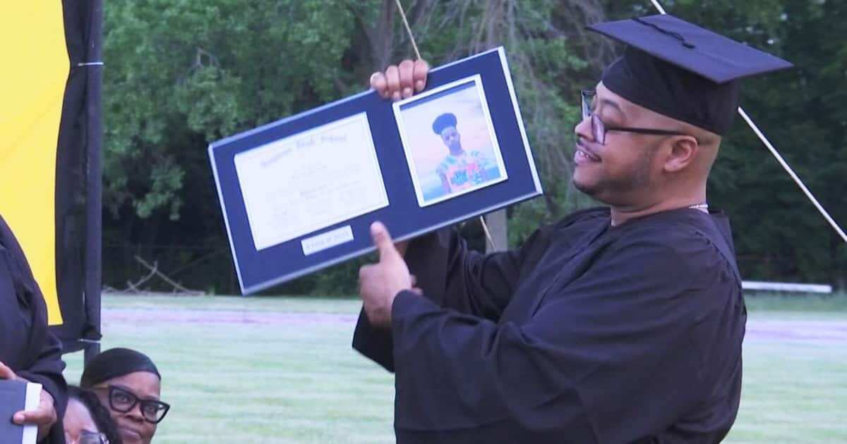 Father accepts diploma on behalf of son who died in car accident before his graduation day