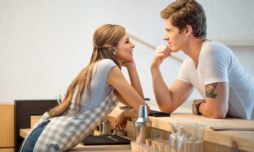 10 Irresistible Flirting Things To Say For A Captivating Conversation