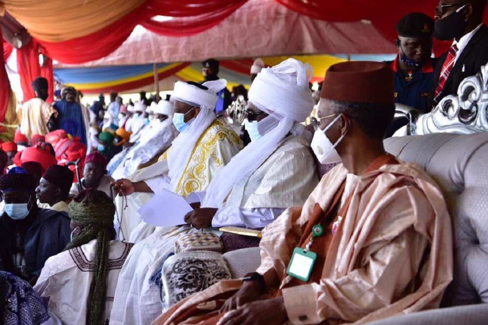 Kai Tsaye: Yadda ake bikin mika sandar sarautar Zazzau ga sabon Sarki Kai Tsaye: Yadda ake bikin mika sandar sarautar Zazzau ga sabon Sarki