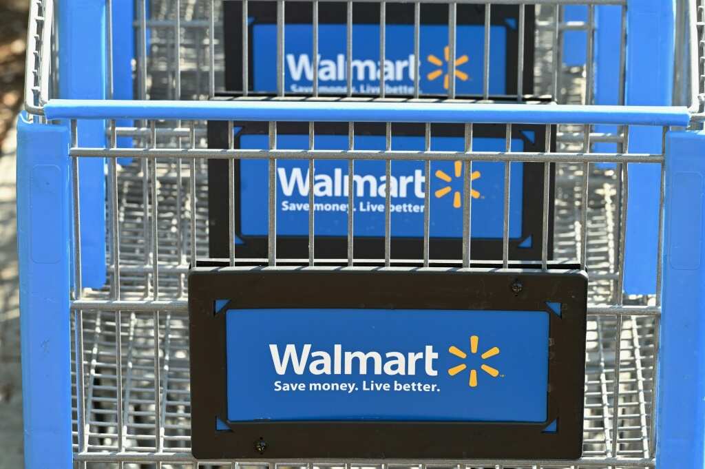 Walmart profits rise on strong sales from wealthier shoppers