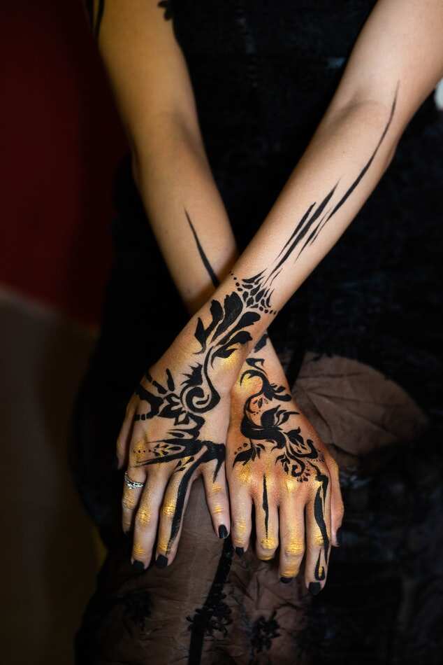 Minimalist henna art