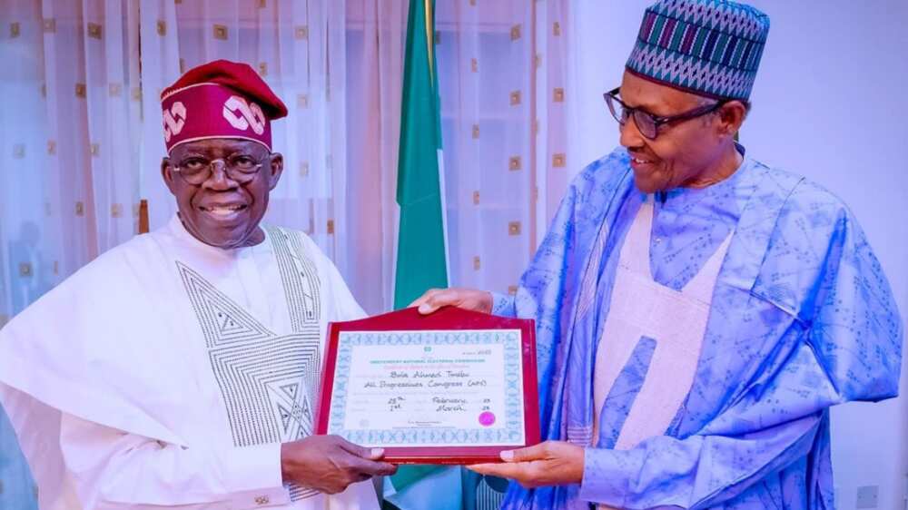 Zababben shugaban kasa, Bola Tinubu tare da Shugaba Muhammadu Buhari