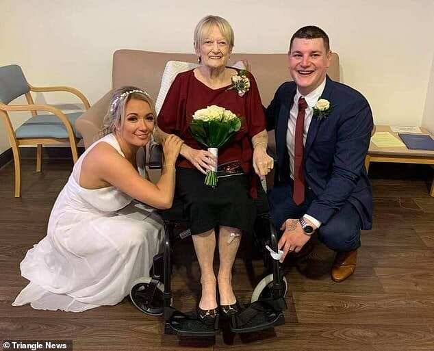 Woman whose mother is dying arranges wedding in 5 days, gets married in hospital