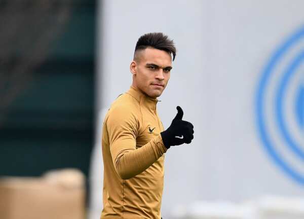 Lautaro Martinez: Barcelona hold off on race to sign Argentine this window