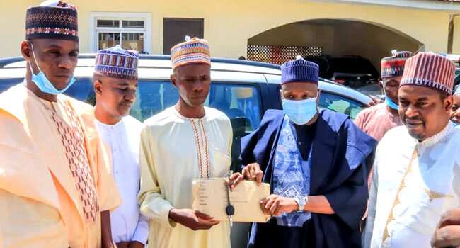 50-year-old man who trekked for Buhari in 2015 receives N2m car gift from Gombe governor