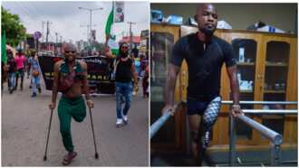 Man who joined protest with 1 leg, gets new prosthetic, money from Nigerians