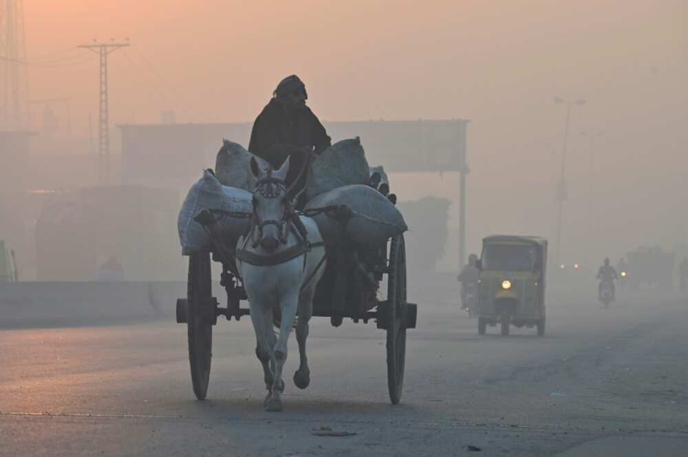 Heavy smog blankets the Pakistan city of Lahore on November 18, 2022