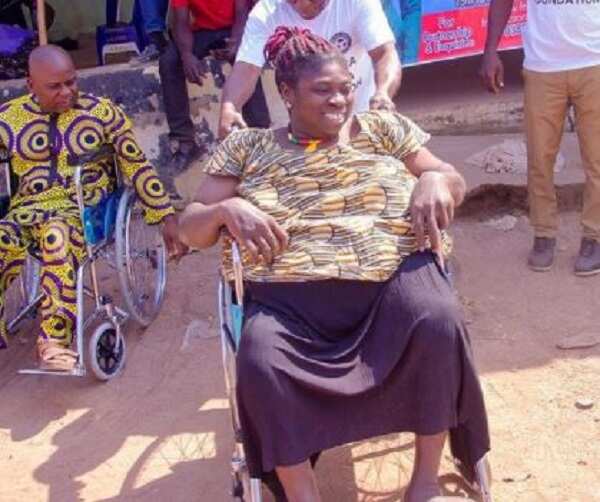 Nigerian football star puts smiles on people's faces after distributing expensive medical facilities in her community