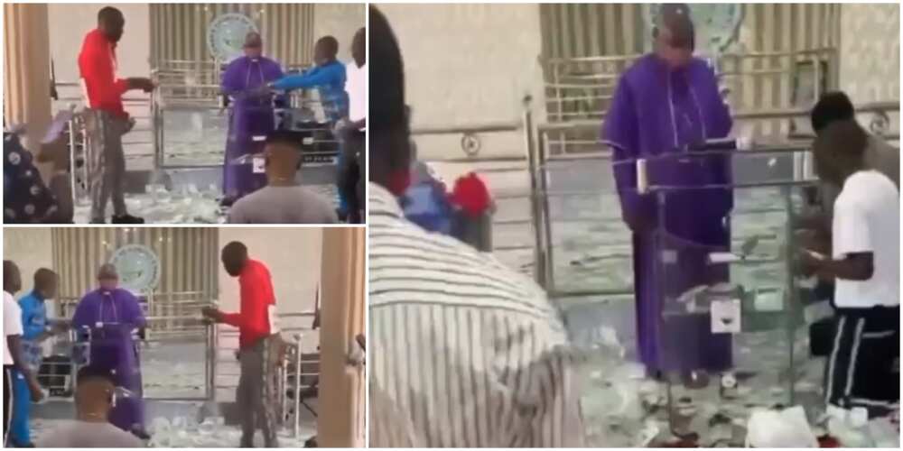 Reactions as young boys rain money on the altar, leaves priest confused in video