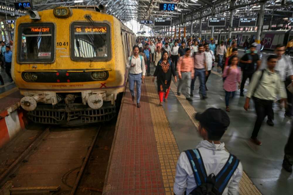 Some experts believe more investment in India's rural economy could stem migration to already packed cities Some experts believe more investment in India's rural economy could stem migration to already packed cities