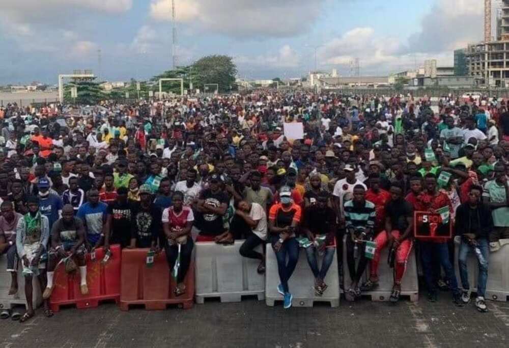 Lekki shootings: Twitter user offers N150k to anyone with evidence of casualties Lekki shootings: Twitter user offers N150k to anyone with evidence of casualties